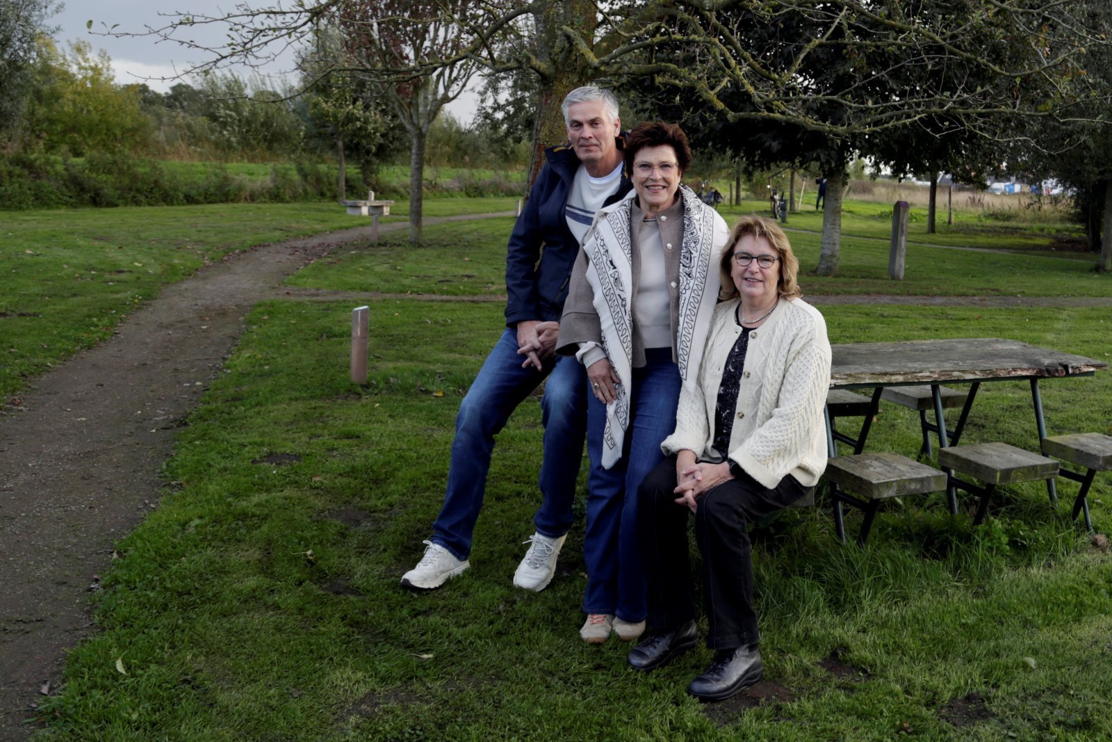 Dagelijks bestuur, v.l.n.r. Brenno Valk (penningmeester), Marja Schuitemaker (voorzitter), Ria de Boer (secretaris)